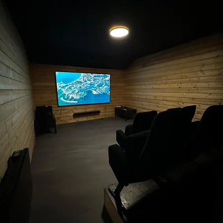 La Parenthese Maison De Famille Salle Cinema *